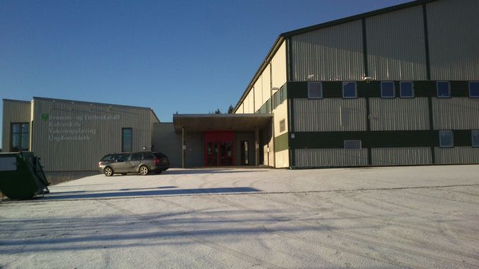 Det var i 2008. at hallen ble tatt i bruk, nå er vi kommet til 2018. altså 10 år siden hallen ble åpnet for bruk. Håper at vi kan få til en feiring av flerbrukshallen i løpet av året.  Kom med forslag! 
